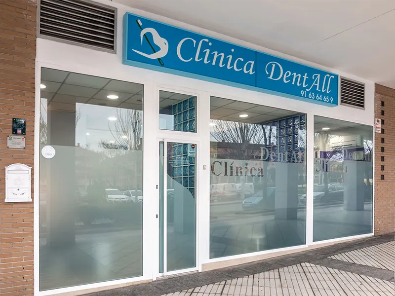 Fachada clinica DentAll en las Rozas